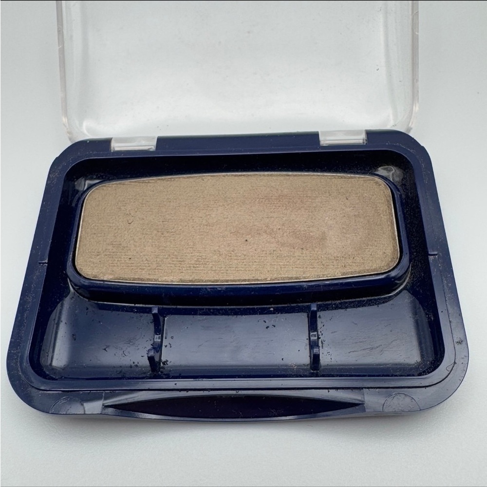 Discontinued Covergirl Professional Eye Enhancers Eyeshadow in Sage Green Fall - Picture 6 of 10